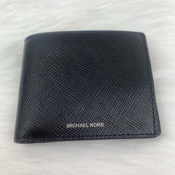 Michael Kors Harrison Billfold with Passca… - Picture 2 of 7
